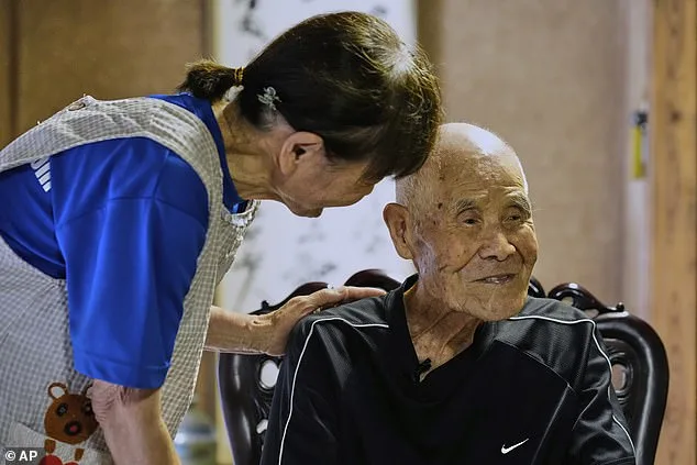 102-Year-Old Japanese Man Makes History as Oldest to Summit Mount Fuji in Historic Achievement
