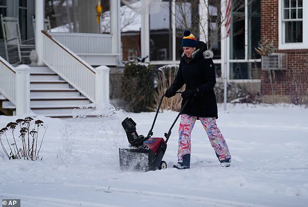 Imminent Emergency: Historic Winter Storm 'Storm Fern' Unleashes Record-Cold and 24 Inches of Snow Across 13 States