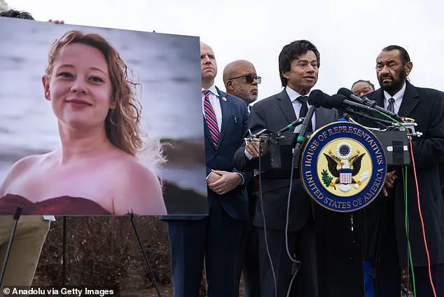 Former Obama Strategist Warns Democratic Party Against 'Abolish ICE' Slogan, Citing Risks of Alienating Voters and Repeating Past Mistakes