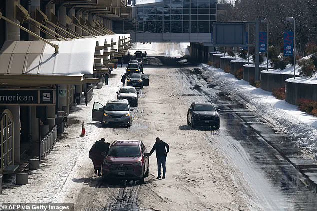 US Communities Braced for 'Bomb Cyclone' as Winter Storm Gianna Targets 35 Million