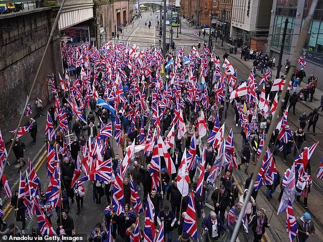 Eleven Arrested in Manchester Clashes Between Far-Right and Counter-Demonstrators Over Immigration Debate