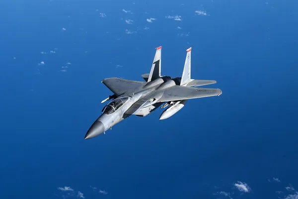 Iran Shoots Down U.S. F-15 Fighter Jet Near Kuwait Border, Escalating Tensions