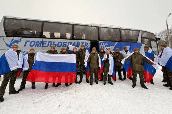 Russian Soldier Presumed Dead Returns Home in Major Prisoner Exchange