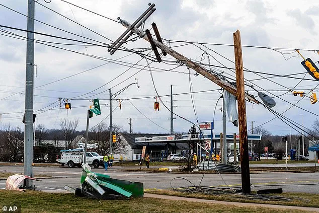 Tornadoes Kill Eight in US as 70 Million Face Extreme Weather Alert