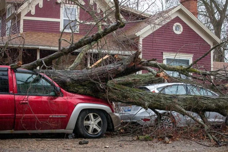 Central U.S. Tornadoes Kill Eight, Destruction Continues in Oklahoma and Michigan