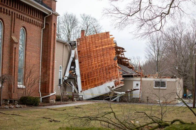 Central U.S. Tornadoes Kill Eight, Destruction Continues in Oklahoma and Michigan