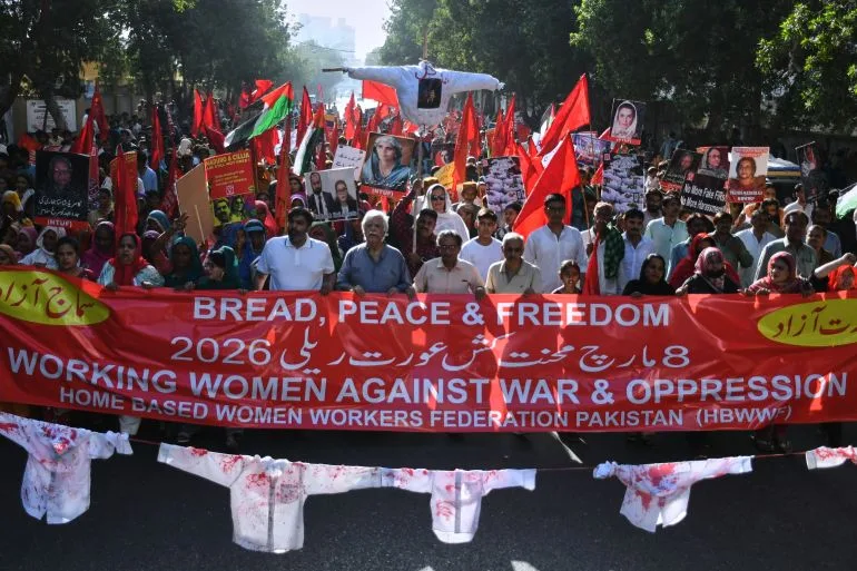 Global Demonstrators Demand End to War, Violence on International Women's Day as Spain's Deputy PM Speaks Out