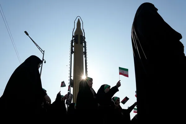 Iran Warns of Retaliatory Strikes on U.S.-Tied Energy Assets if Attacked