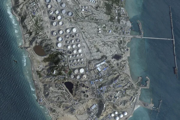 US Weighs Bold Move to Seize Iran's Strategic Kharg Island as Tensions Escalate