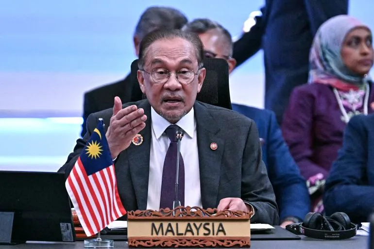 Iran Allows Malaysian Tankers Through Vital Strait of Hormuz as Regional Tensions Escalate