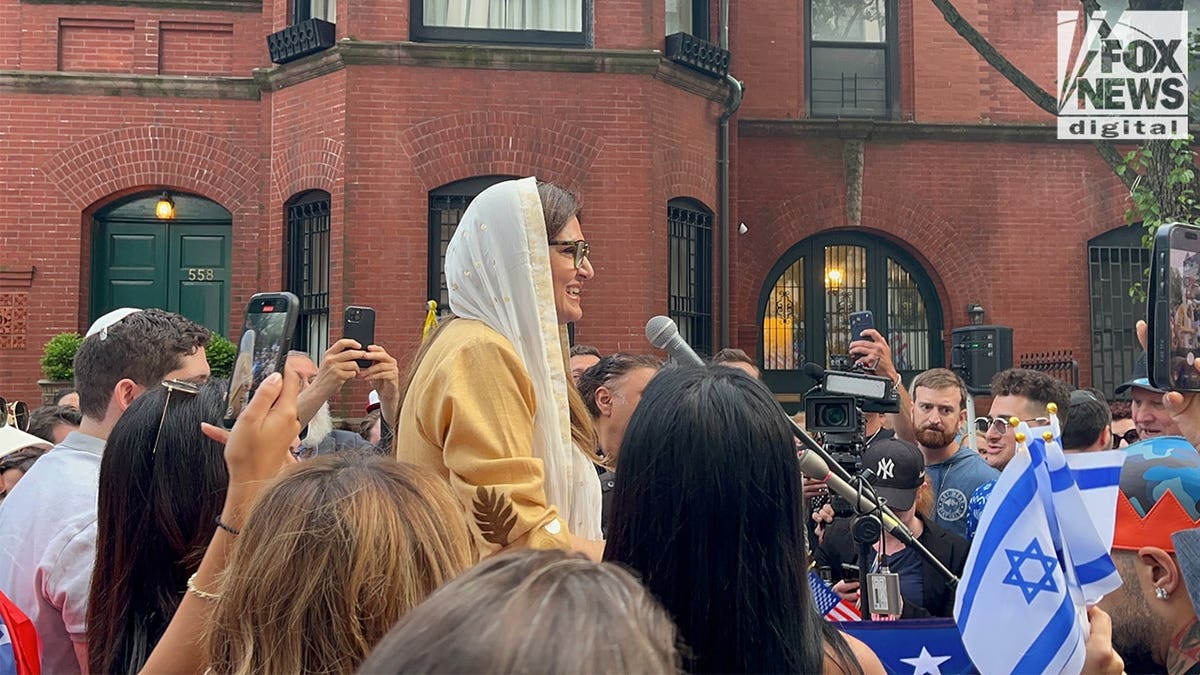 Hundreds protest Mamdani in Manhattan over alleged Jewish safety neglect